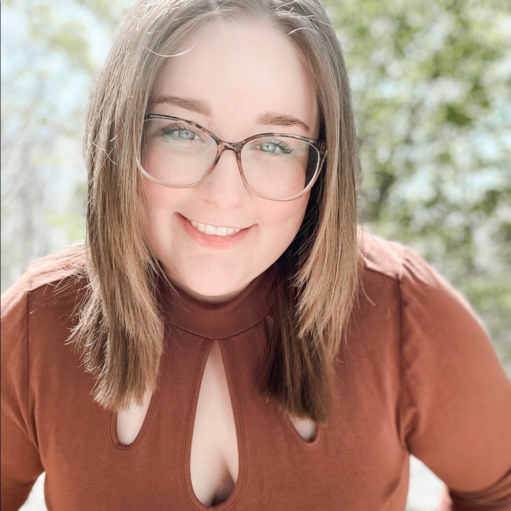 Meet your Posher, Emily